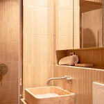Charming With A-c - 2p - Center St Tropez